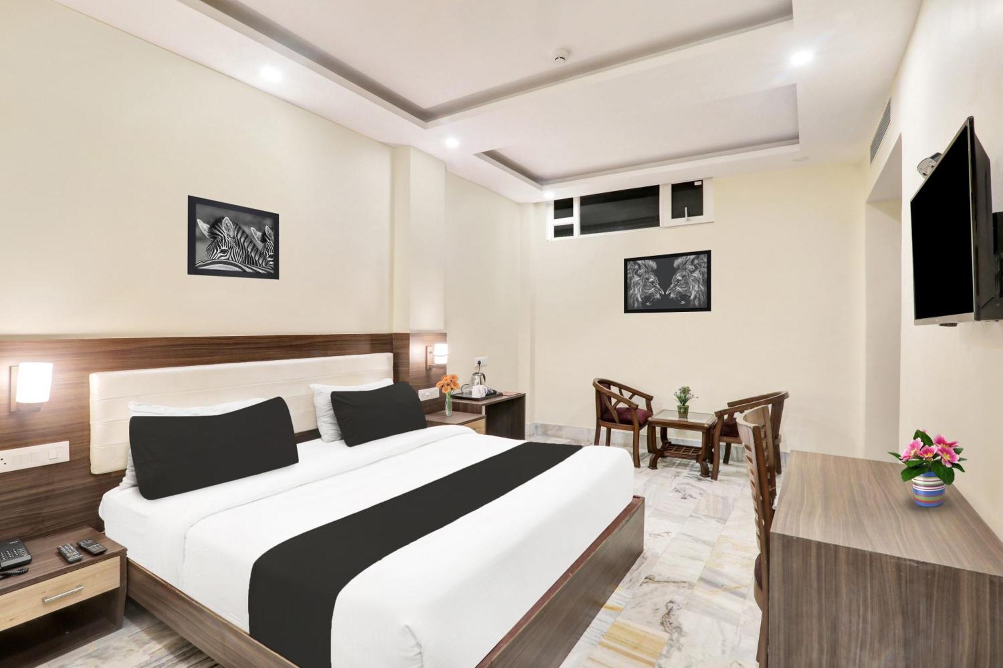 Super Townhouse Kankarbagh Formerly Kunwar Alcajars Patna  Exterior photo