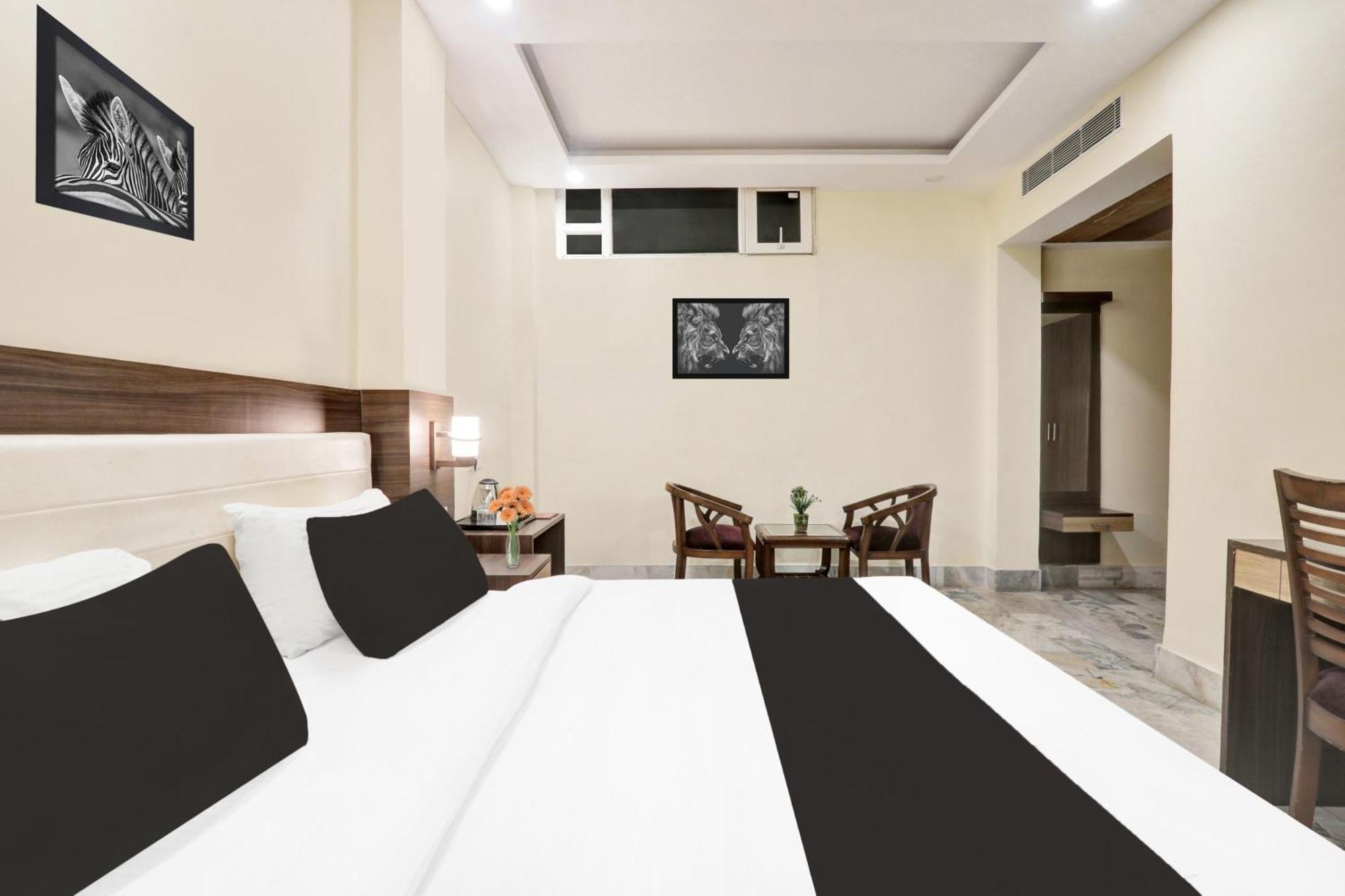 Super Townhouse Kankarbagh Formerly Kunwar Alcajars Patna  Exterior photo