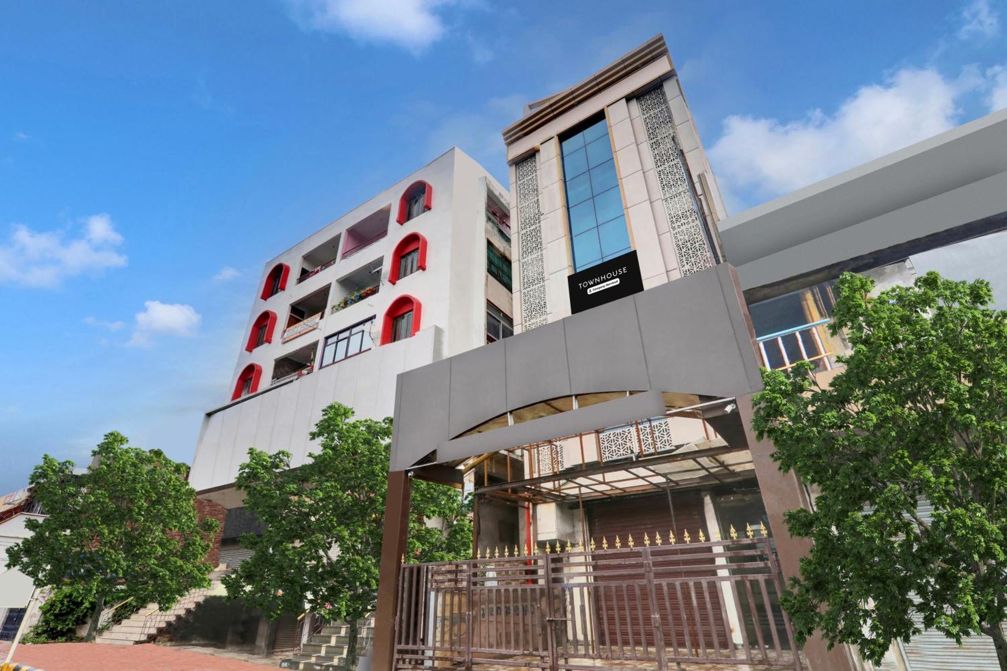 Super Townhouse Kankarbagh Formerly Kunwar Alcajars Patna  Exterior photo