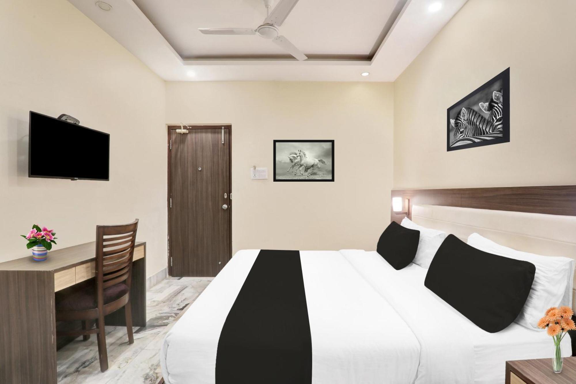 Super Townhouse Kankarbagh Formerly Kunwar Alcajars Patna  Exterior photo