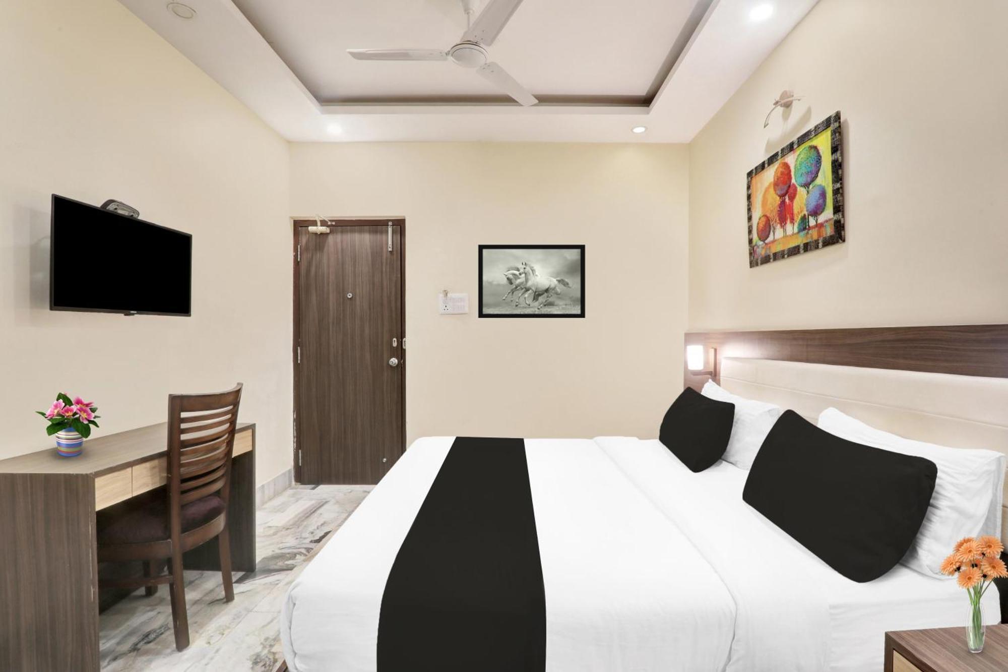 Super Townhouse Kankarbagh Formerly Kunwar Alcajars Patna  Exterior photo
