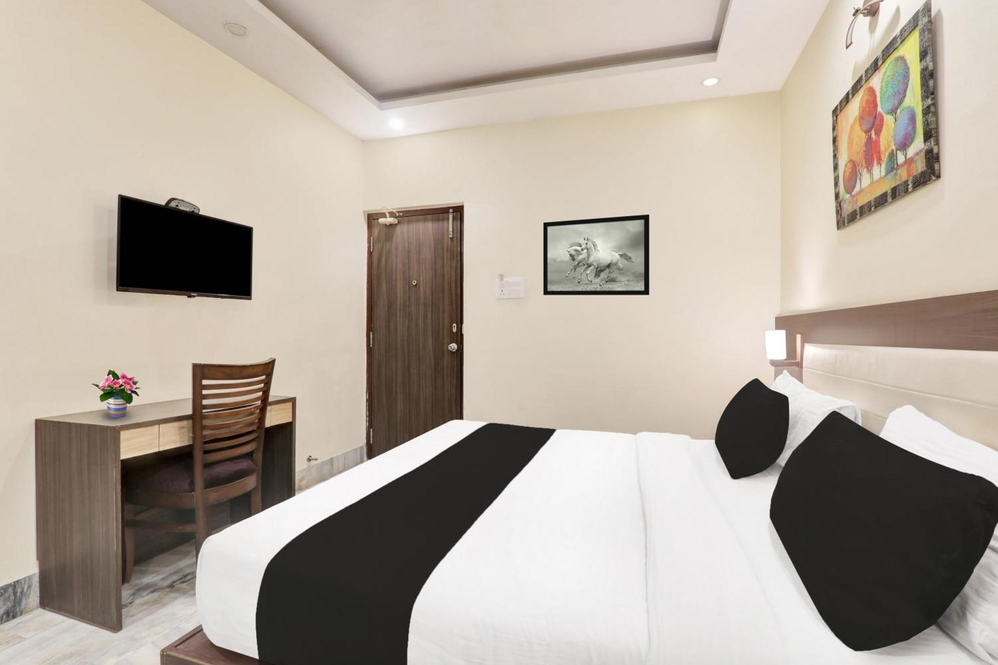 Super Townhouse Kankarbagh Formerly Kunwar Alcajars Patna  Exterior photo